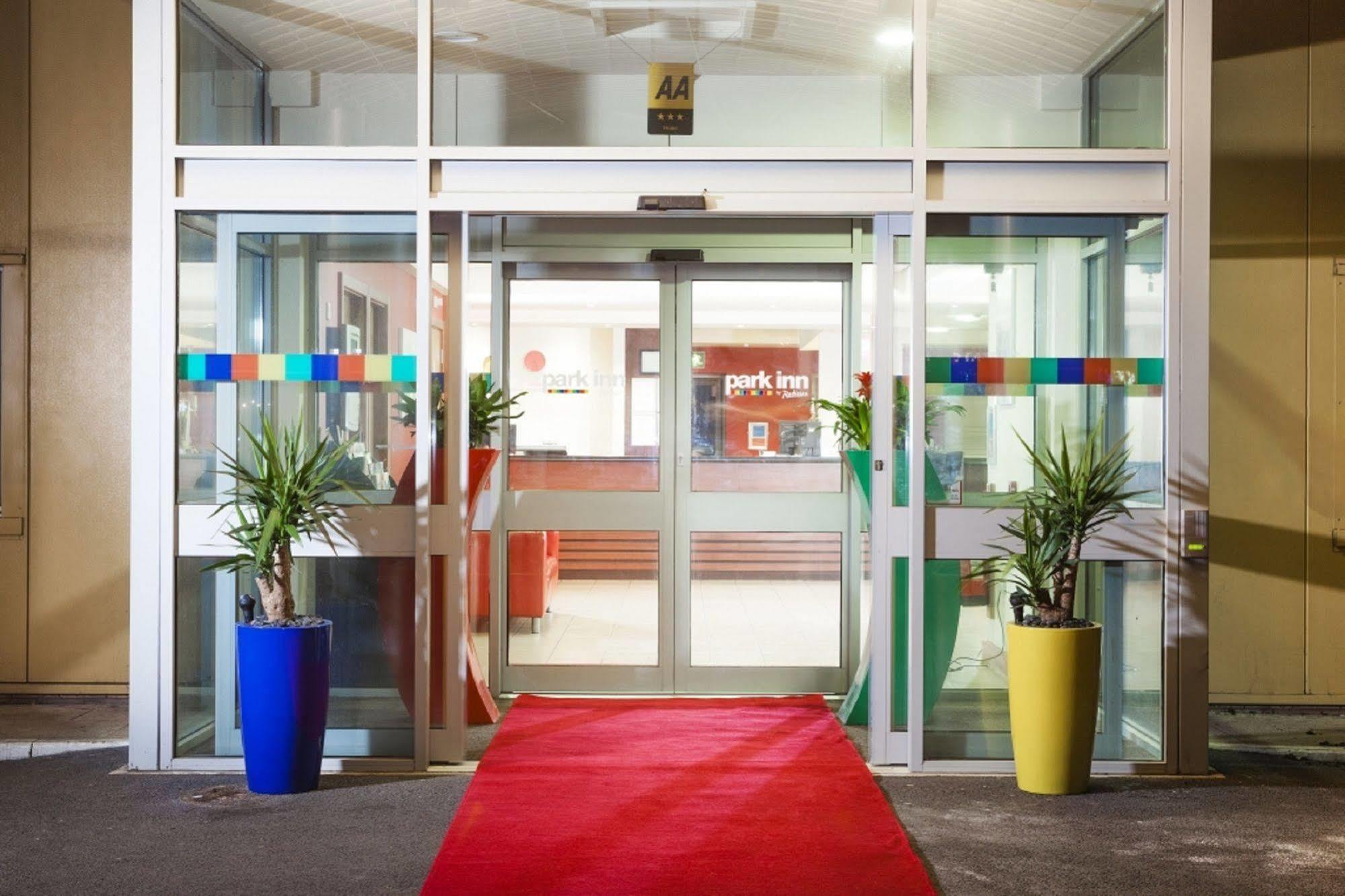 Doncaster International Hotel By Roomsbooked Luaran gambar